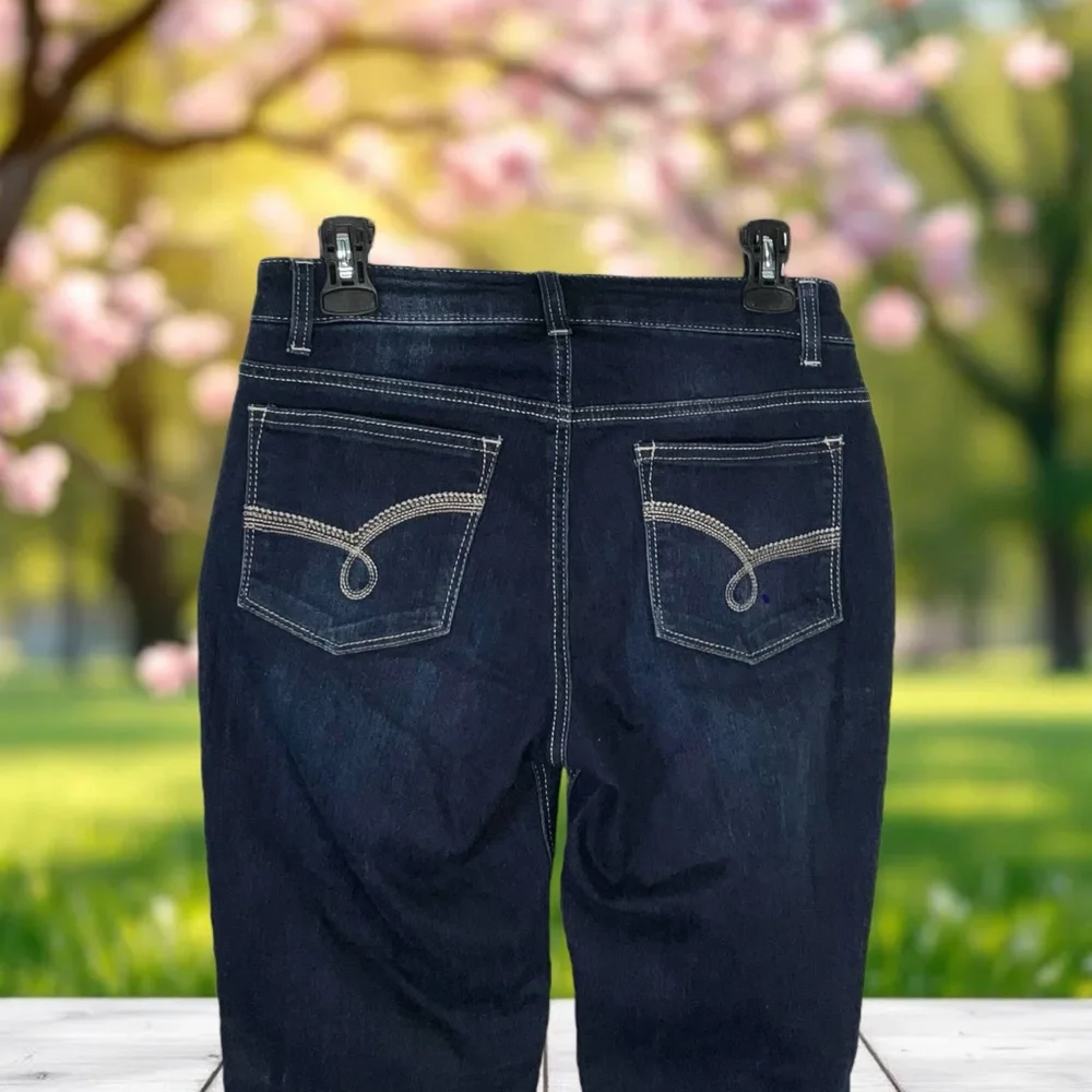 Lee Riders Dark Blue Faded Bootcut Midrise Jeans Women Size 4 - Picture 5 of 5